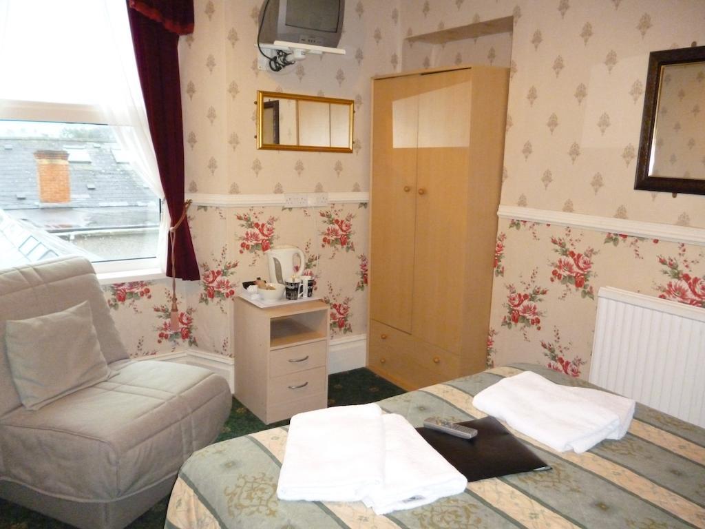Weybourne Guest House Tenby Room photo